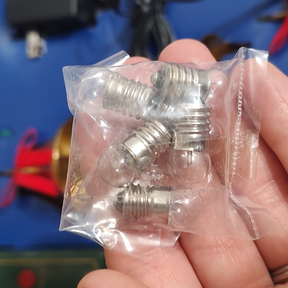 Mr. Christmas Bells of Christmas Plug in set 10 brass bells 15 songs and lights - Picture 5 of 7